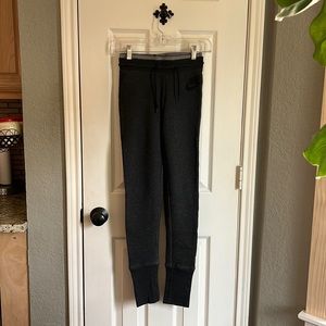 Nike sweatpants size XS. Grey.
